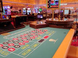 Aplikasi mobile vplay89 menampilkan permainan slot dan sportsbook